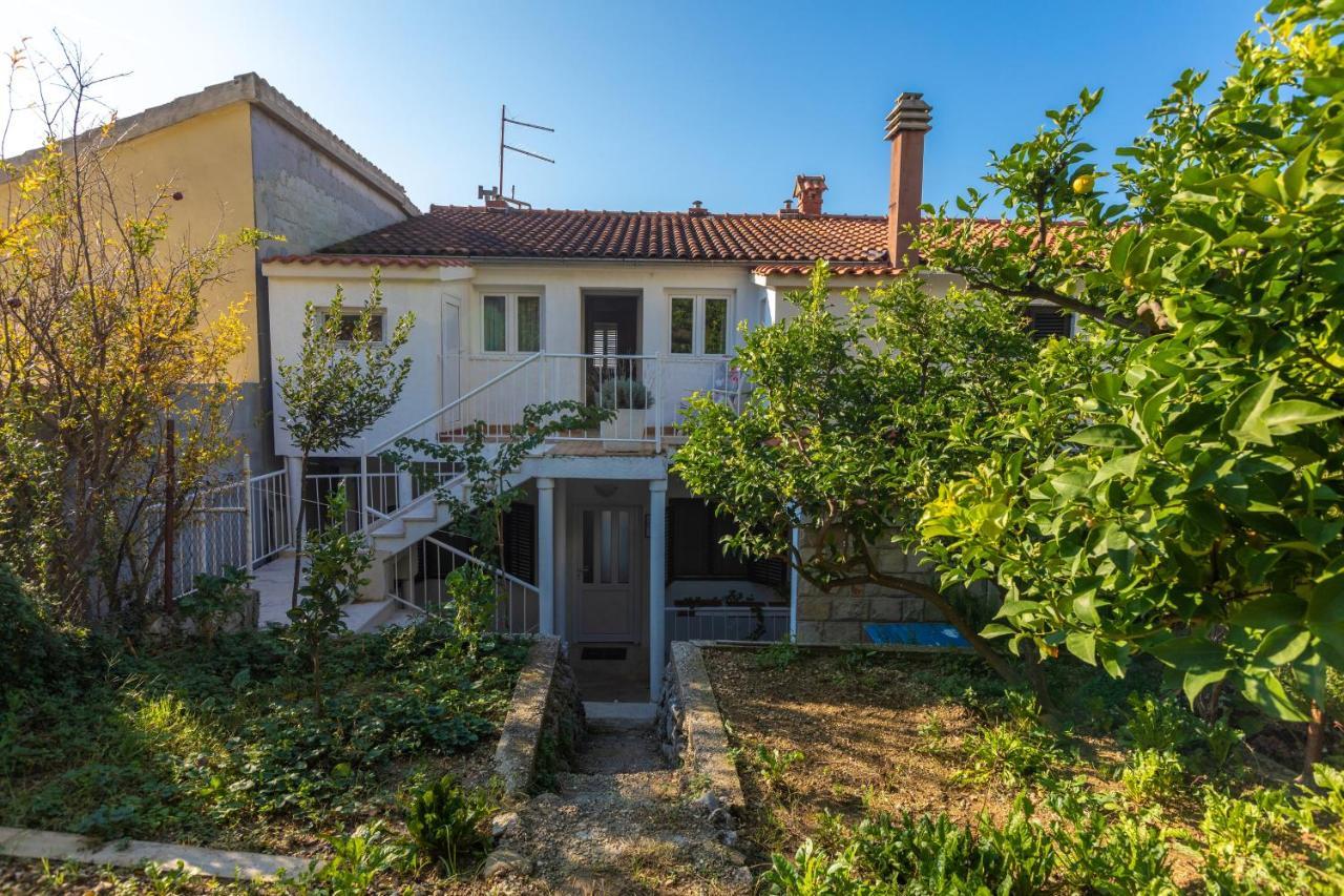 Apartments By The Sea Podgora, Makarska - 11469 Exterior photo